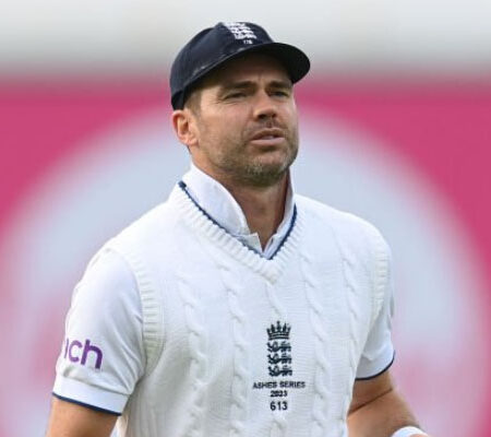 James Anderson slams the poor pitch in the first Ashes Test
