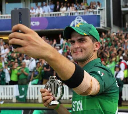 Pakistan’s Shaheen Afridi Sets a Unique Challenge: Selfies Only After Five Wickets Against India