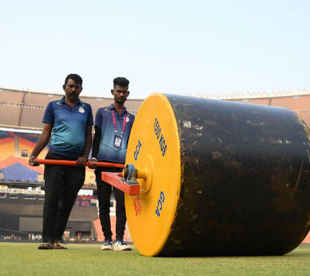 Expert Analysis: Slow Batting Track Expected for India vs Australia Final