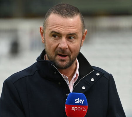 Simon Doull Urges CSK to Promote Dhoni in Batting Order After Another Loss